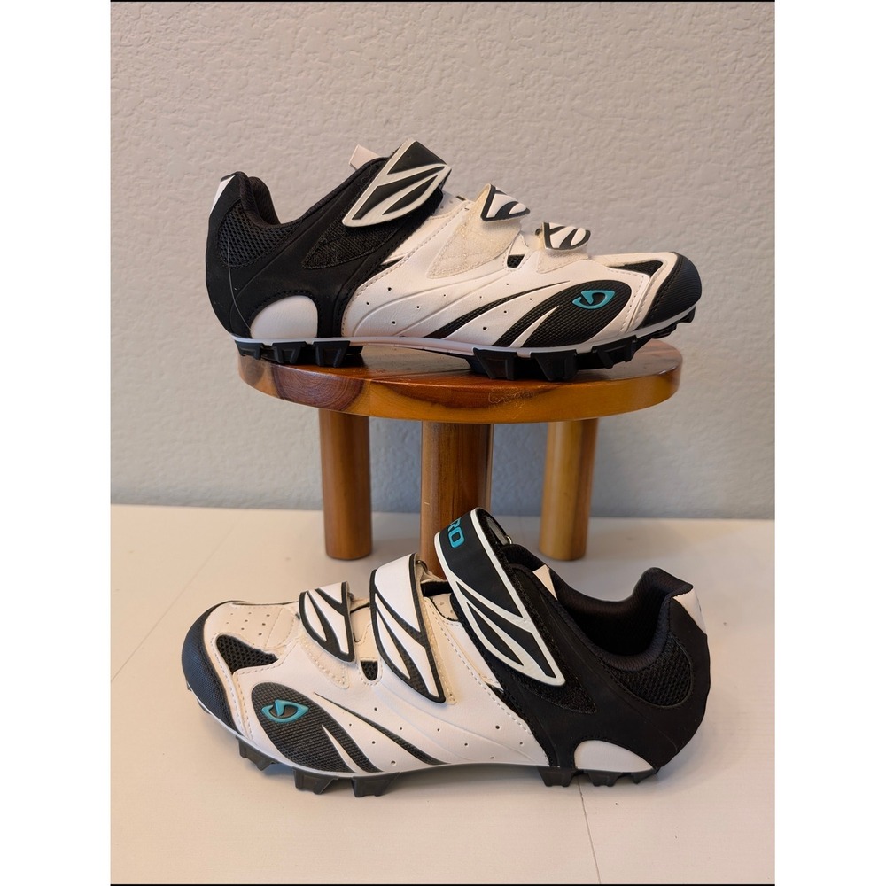 Giro Riela Mens Mountain Bike Shoes White Black Cyan SPD Cleat Size 42 US 9.75